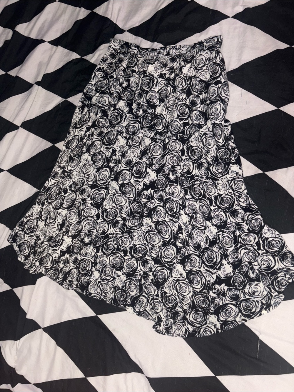 Black & White Floral high-low Skirt